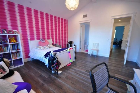 Enlarge photo 59