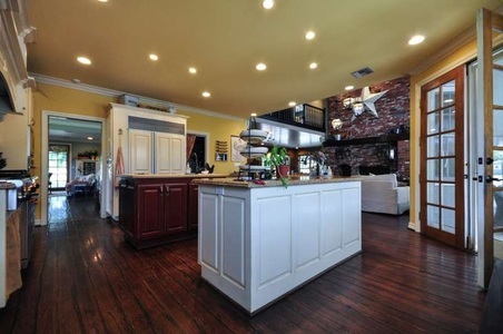 Enlarge photo 26