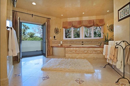 Enlarge photo 33
