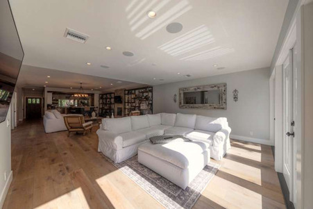 Enlarge photo 32