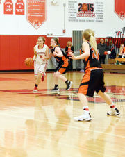 Morton Var Girls B-ball vs Washington