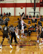 Morton Var Boys B-ball vs Mt Carmel