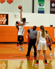 Morton Var Girls B-ball vs Richwoods 2