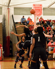 Morton Var Girls B-ball vs Richwoods