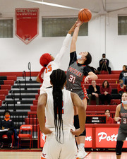 Morton Var Girls B-ball vs E. St. Louis