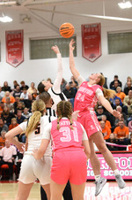 Morton Var Girls B-ball vs Washington