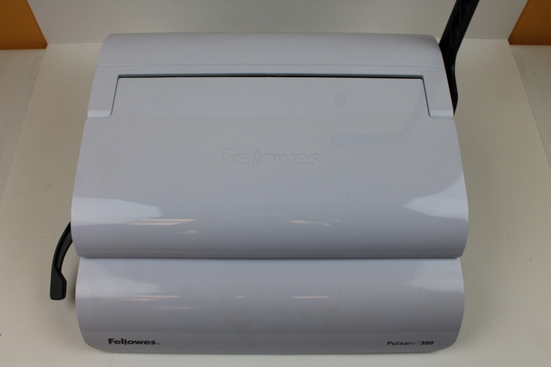 Fellowes Pulsar Plus 300 Manual Plastic Comb Binding Machine White
