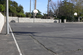 Enlarge photo 100