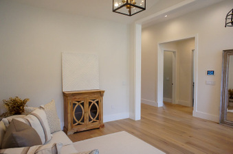 Enlarge photo 33