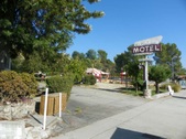 LA CRESCENTA MOTEL