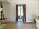 Enlarge photo 44
