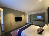 Enlarge photo 44