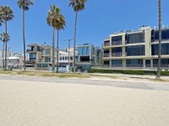 LORENZO'S VENICE HOUSE