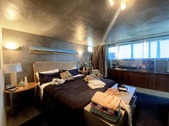 Enlarge photo 54