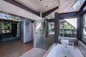 Enlarge photo 38
