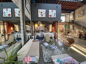 Enlarge photo 11