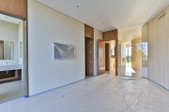 Enlarge photo 69