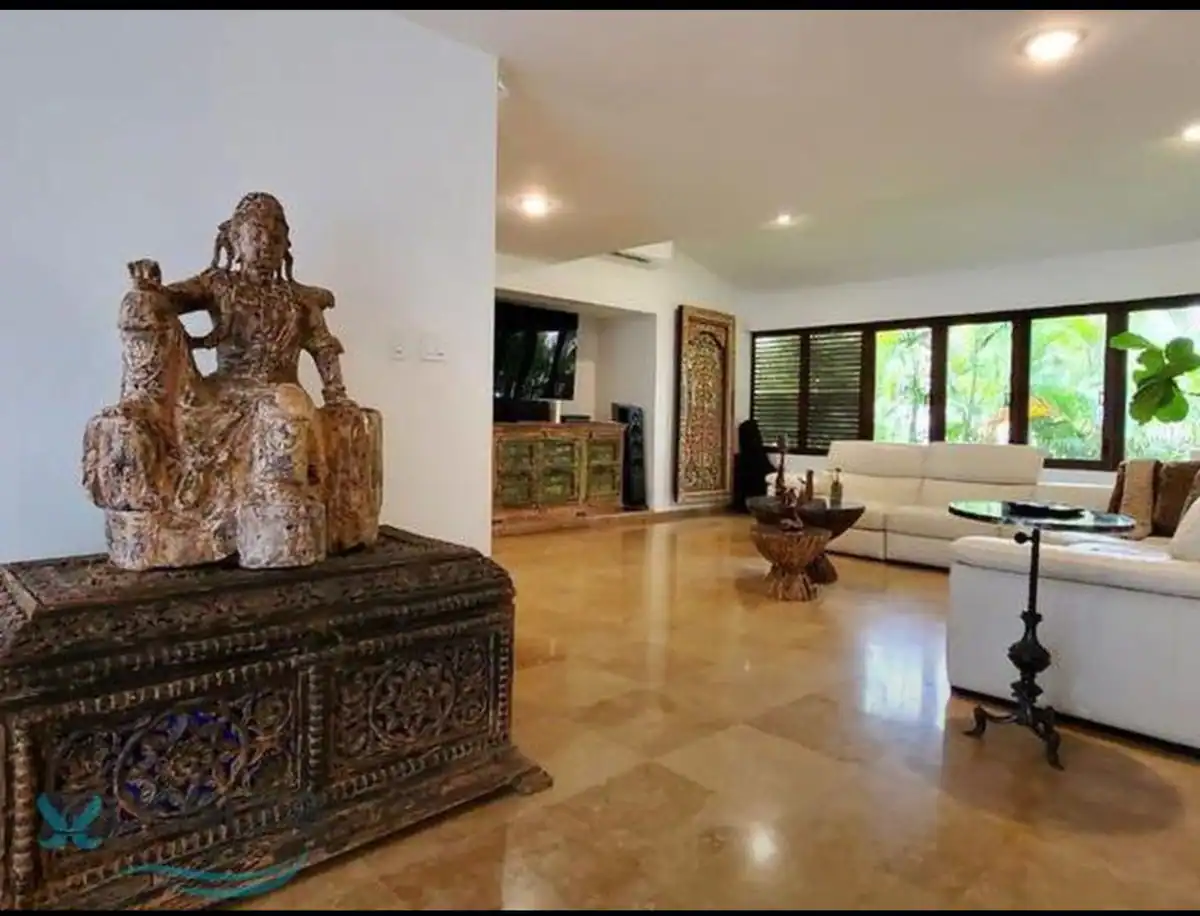 Enlarge photo 10
