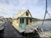 El Pelícano Houseboat, Cabo Rojo