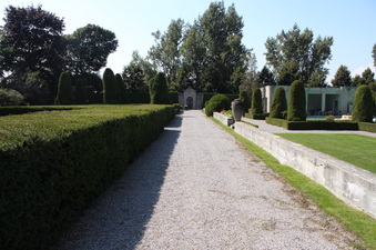 Enlarge photo 18