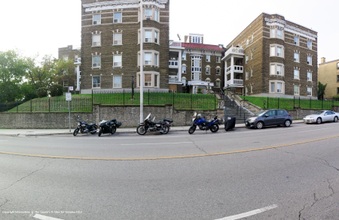 Enlarge photo 15