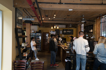 Enlarge photo 11