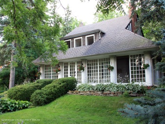 1173 Queen Victoria Ave