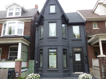 38 Sorauren Ave
