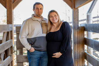 Hannah & Tyler Maternity