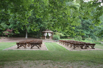 Enlarge photo 79
