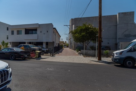 Enlarge photo 24