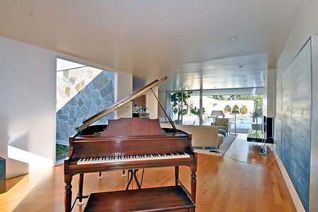 Enlarge photo 32