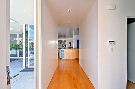 Enlarge photo 53