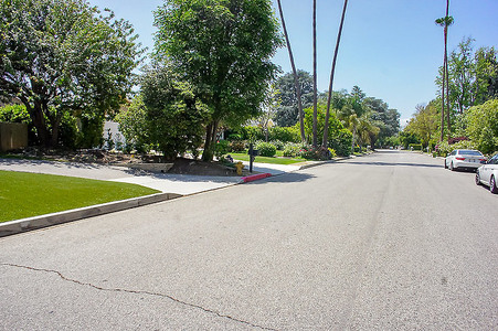 Enlarge photo 80