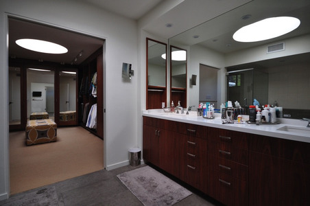 Enlarge photo 51