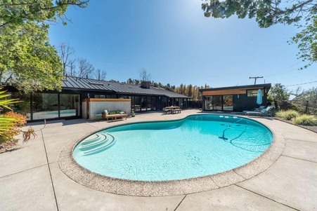 Enlarge photo 53