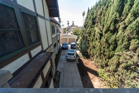 Enlarge photo 105