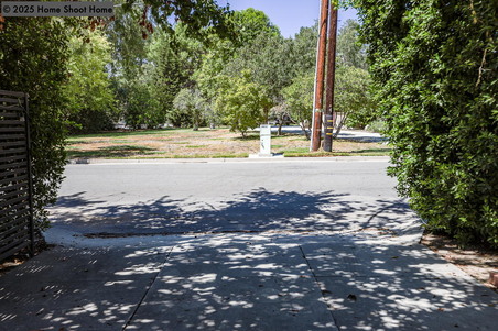 Enlarge photo 36