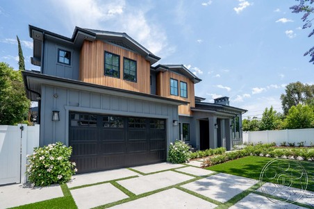220 Modern