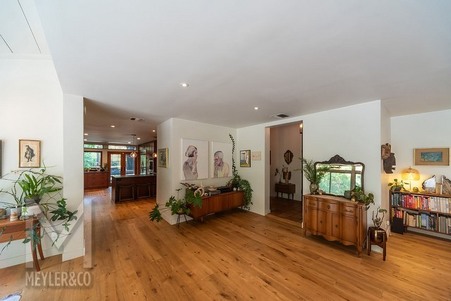 Enlarge photo 22