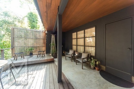 Enlarge photo 118