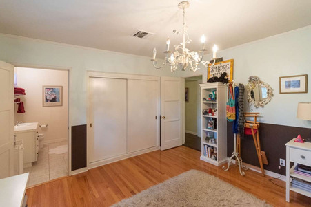Enlarge photo 38