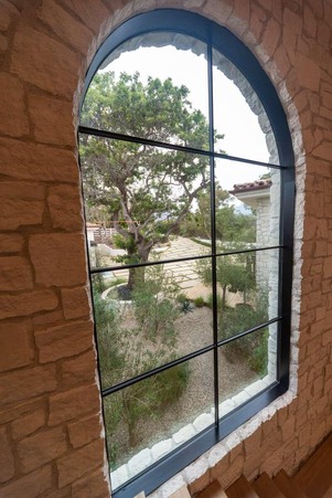 Enlarge photo 79
