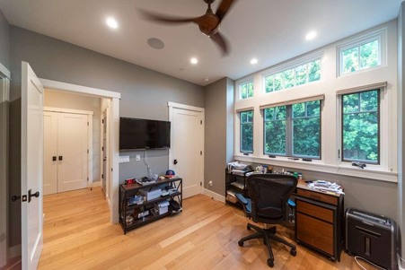 Enlarge photo 36