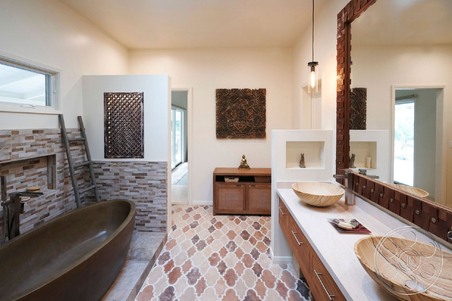 Enlarge photo 108