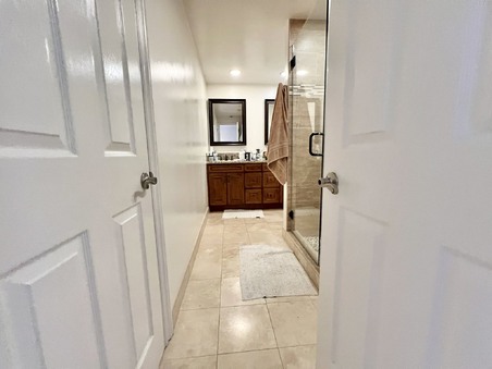 Enlarge photo 53