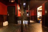 213 FILMING EMPTY RESTAURANT