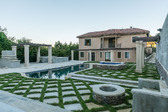 Enlarge photo 12