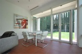 Enlarge photo 16