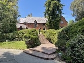 MANSIONS WITH LONG DRIVEWAYS